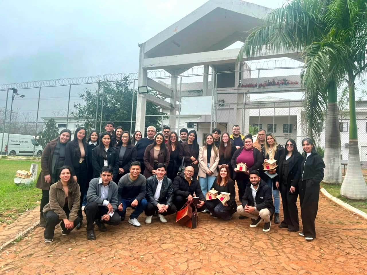 Estudiantes de Derecho conocieron el modelo APAC en Coronel Oviedo