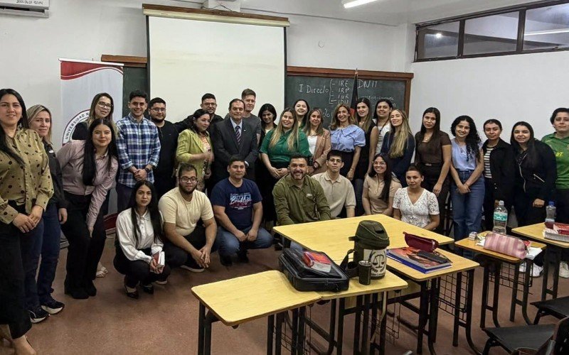 Estudiantes de Derecho analizan el juicio oral y público desde la experiencia de sus protagonistas